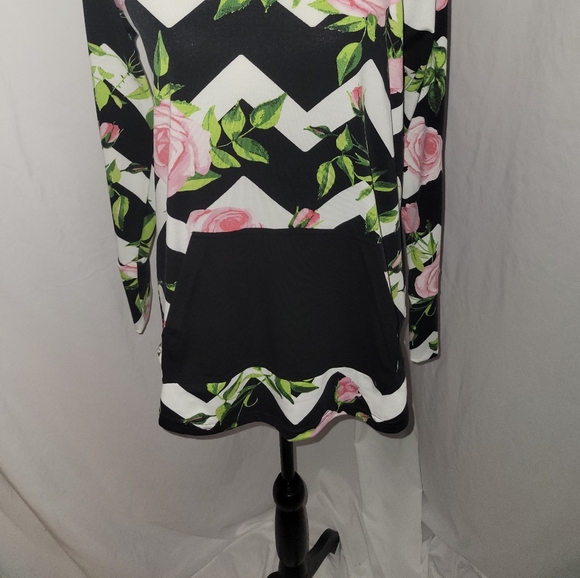 Lularoe Hoodie Size M - Picture 5 of 6